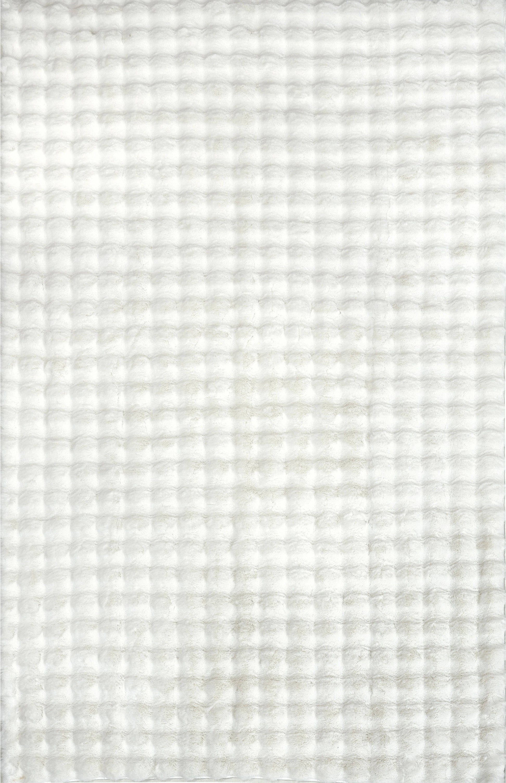 nuLOOM Jeni Solid Faux Rabbit Machine Washable Area Rug White 3' 9" x 6' - Product image 1